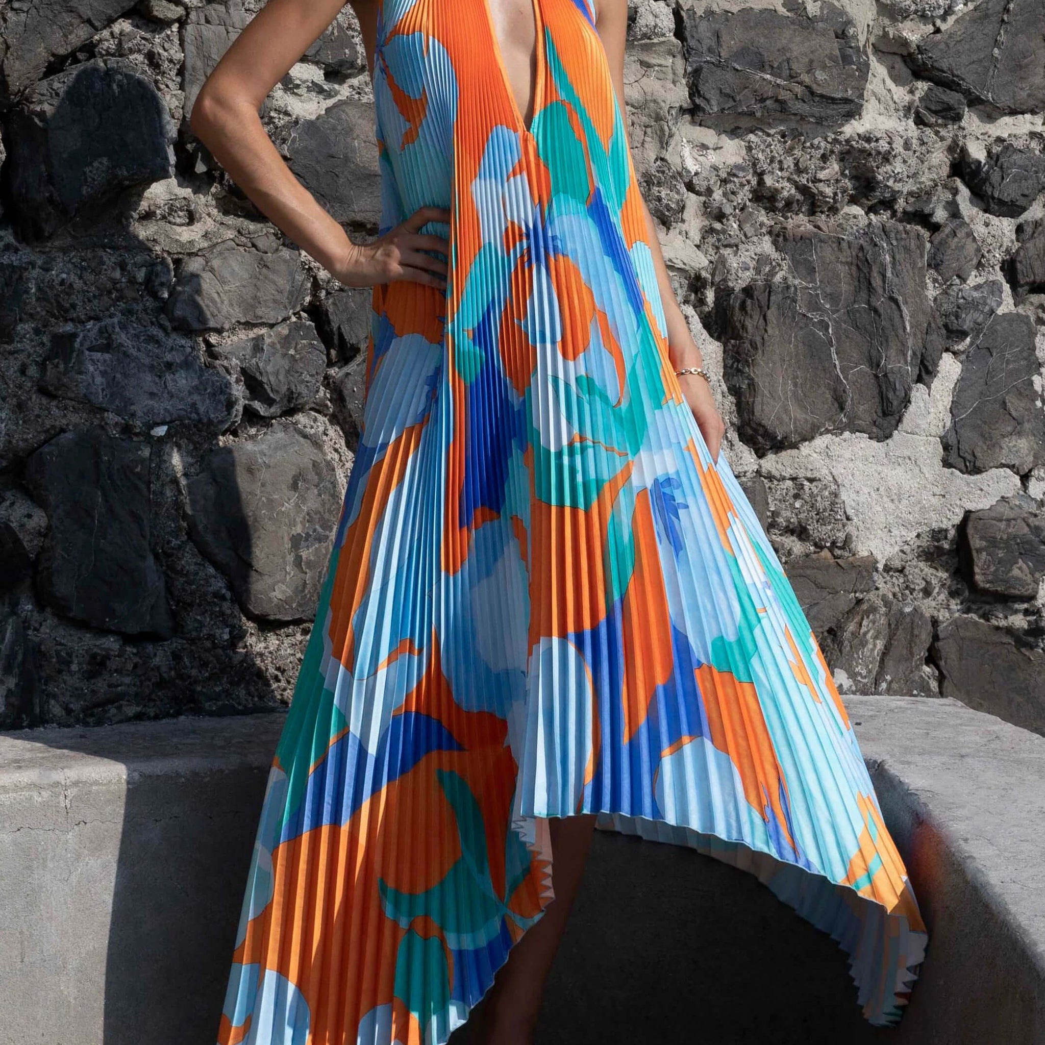Stylish Pleated Halterneck Strappy Backless Midi Dress